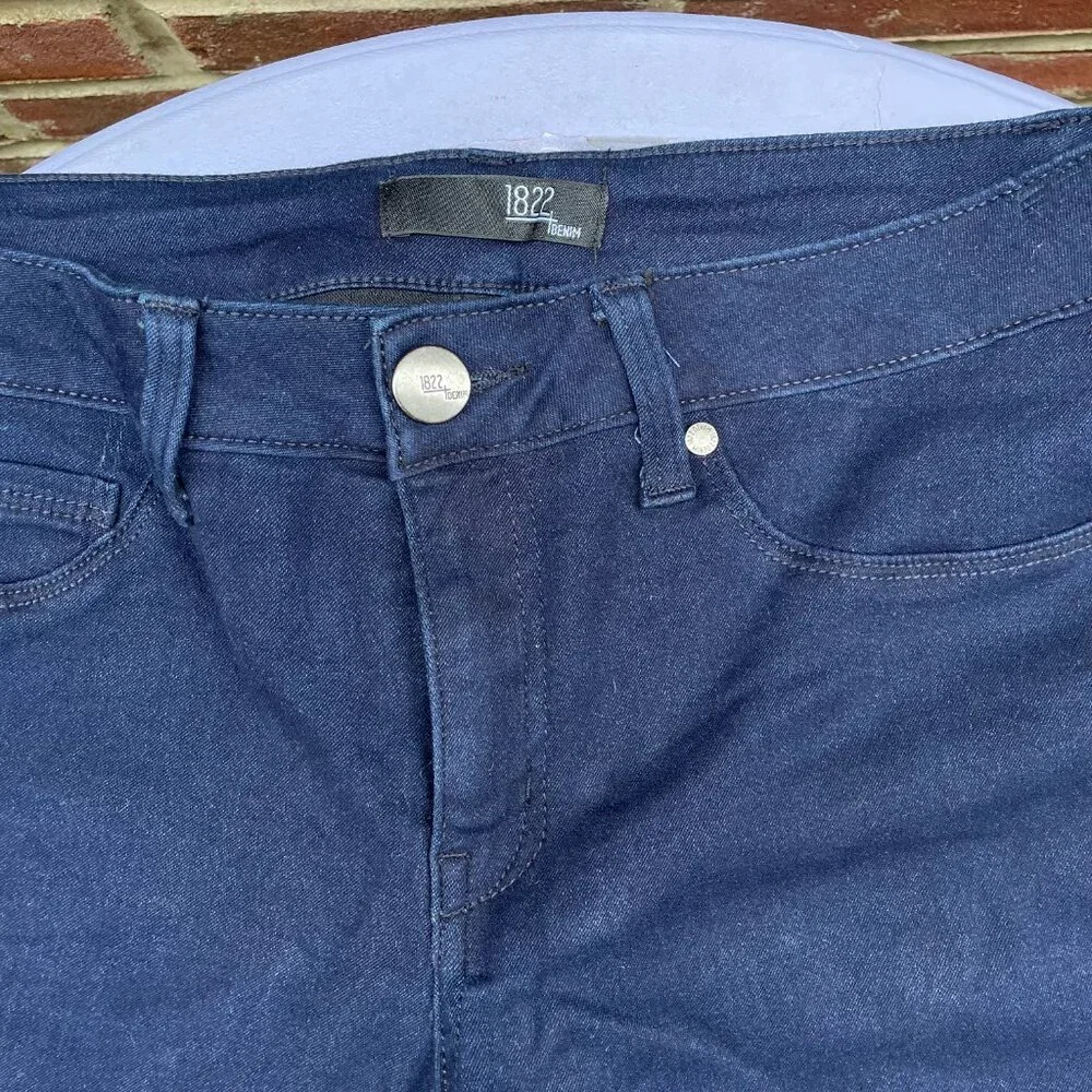 1822 Denim Shorts - Picture 8 of 11